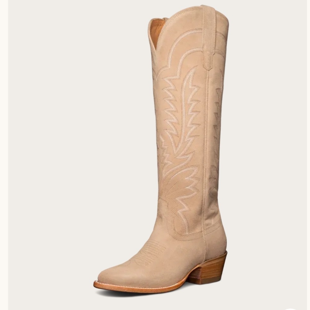 NEVER WORN women’s suede Tecovas Abby cowboy boots. Original Box included!